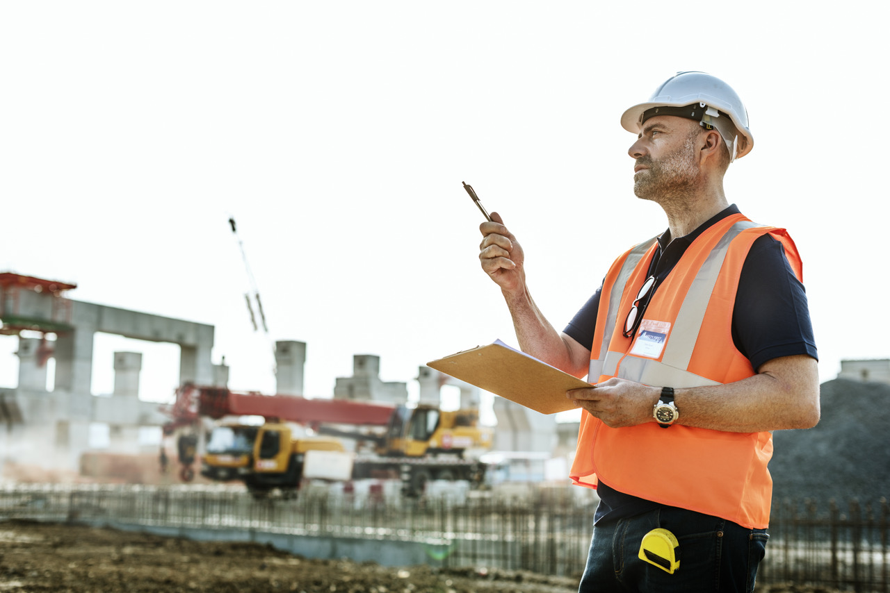 3 Benefits of Hiring Out for Safety • EHS Management