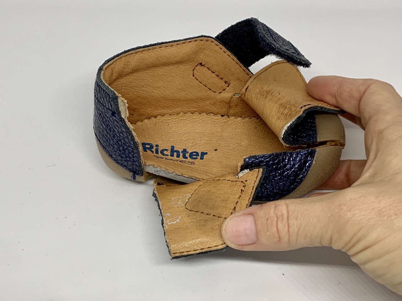 Warum sind Kinderschuhe so teuer? › ★ Mamablog Einer schreit immer