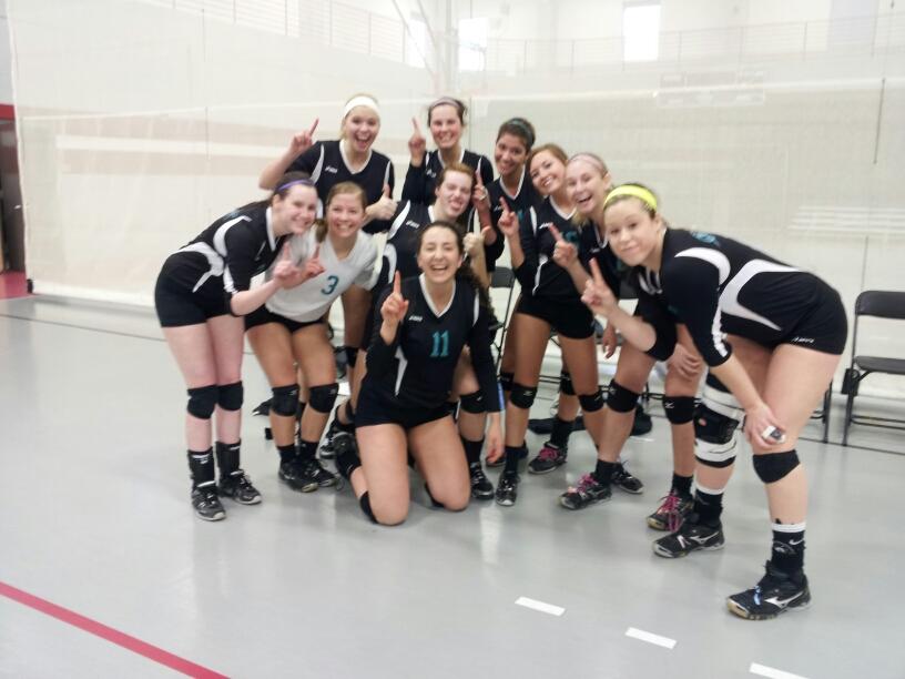 18 Teal Champions in Des Moines Eastern Iowa Xtreme Volleyball