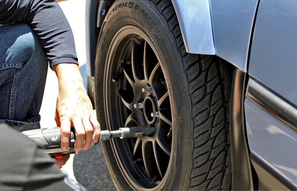 Tips On How To Change A Flat Tire All By Yourself Ejournalz