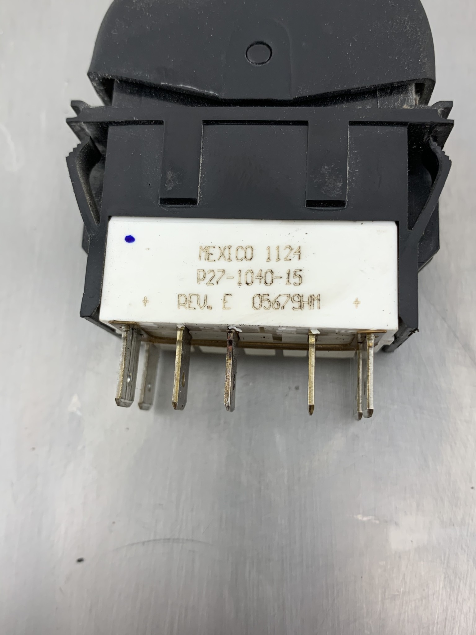 Kenworth Cruise Control Rocker Switch Used 27104010 EKG DIESEL