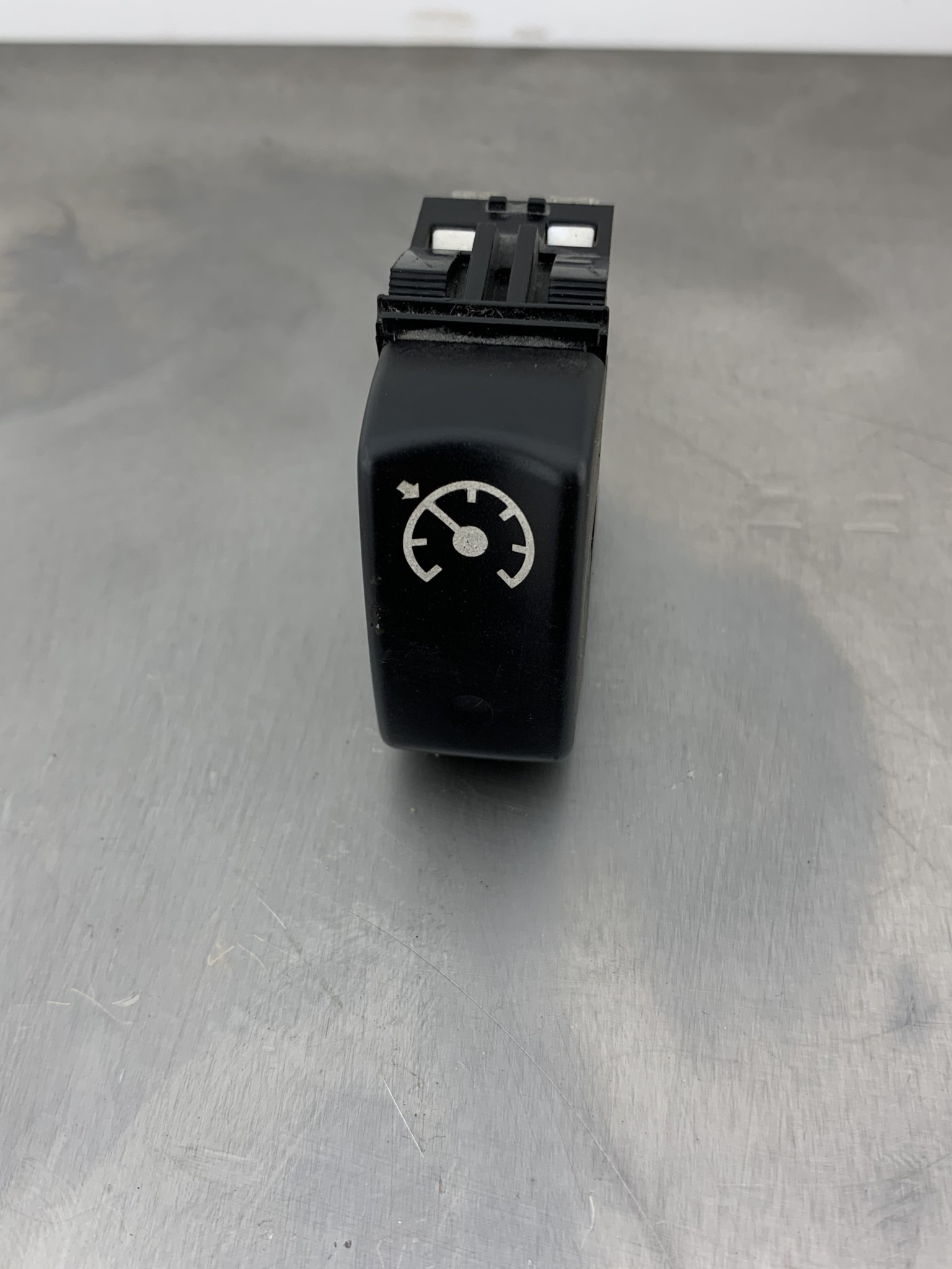 Kenworth Cruise Contrail Rocker Switch Used 27104014 EKG DIESEL