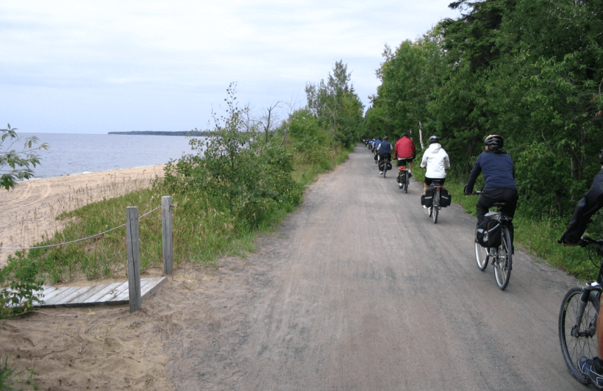 ESCAPADETour du LacSaintJean Groupe FADOQ Sur la route