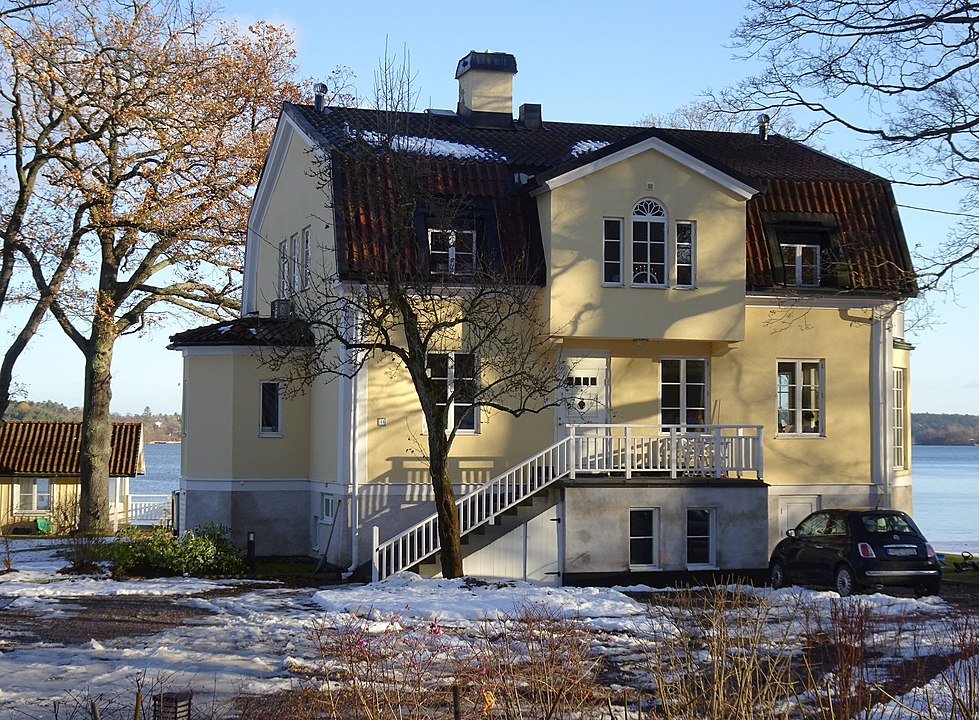 Bygglov har givits till en främmande tillbyggnad på