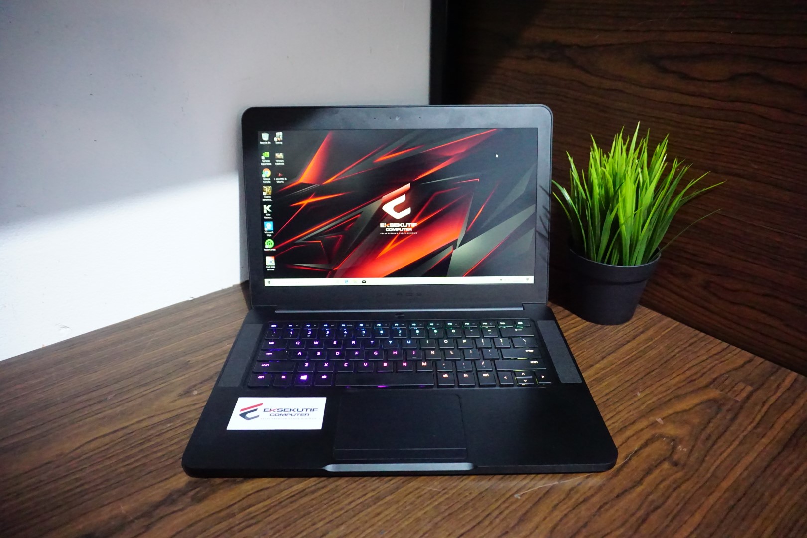 Laptop RAZER BLADE 14 2017 RZ090195 Eksekutif Computer