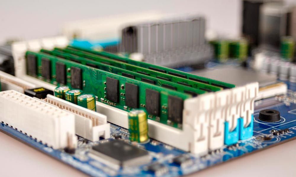 RAM, Memoria de Acceso Aleatorio o Random Access Memory, es la memoria