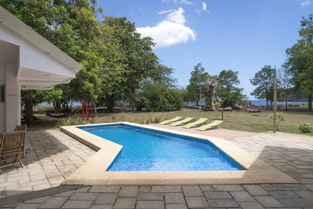 Casa Vista Verde. 4 bedroom beachfront house El Coco Tours