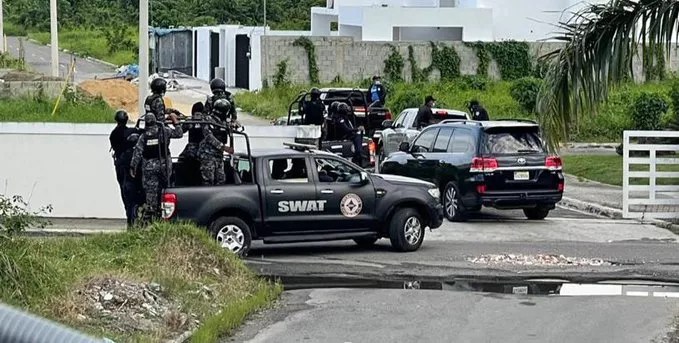 Autoridades realizan operante a gran escalera en Santo Domingo Finalidad