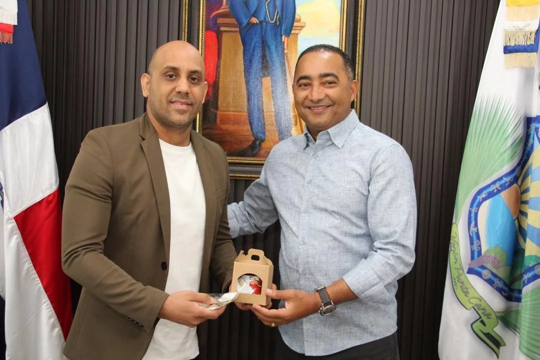 Escarling Abreu es obligado por la Alcaldía de Punta Cana