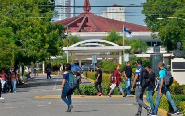 ¿Pueden cambiarte el pénsum en la universidad? El Mescyt