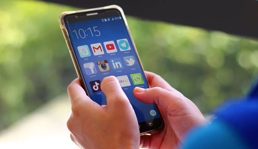 La IA de Google ahora puede aldabear por teléfono a tiendas para encontrar productos