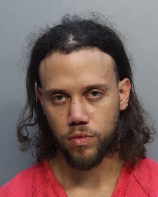 Arrestan en Miami al reguetonero Jhayco por posesión de cocaína y cannabis