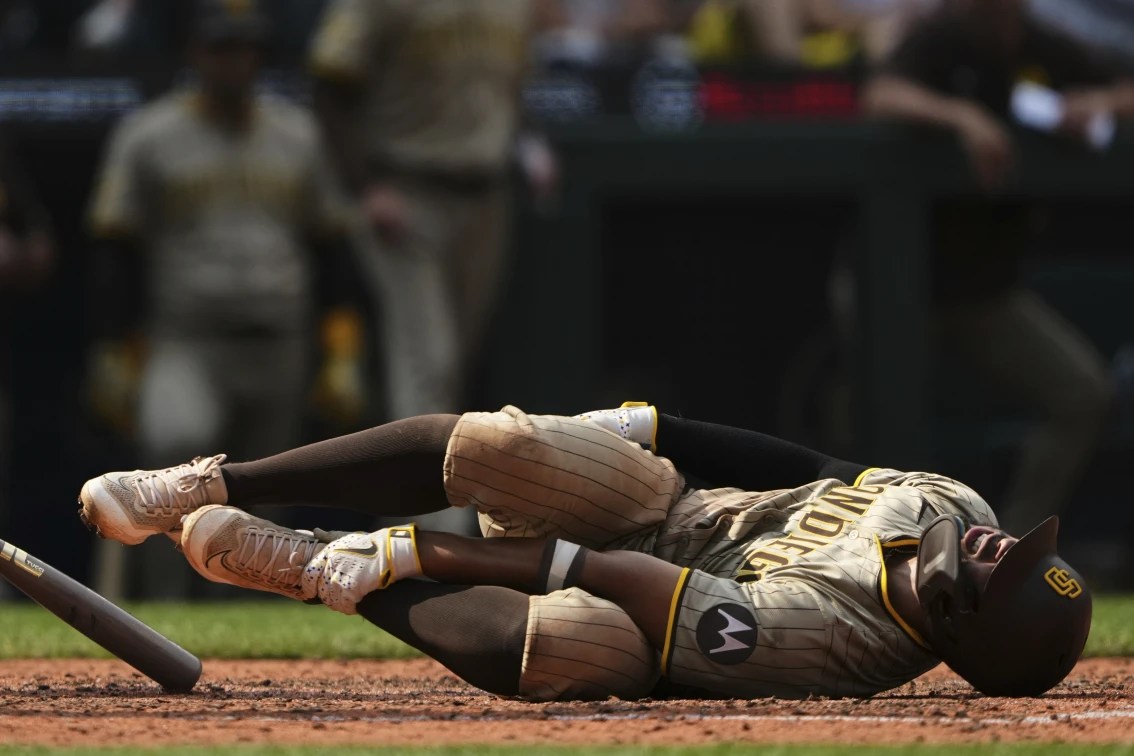 Los Padres colocan al campocorto Xander Bogaerts en la tira de lesionados de 10 días por fractura en el pie