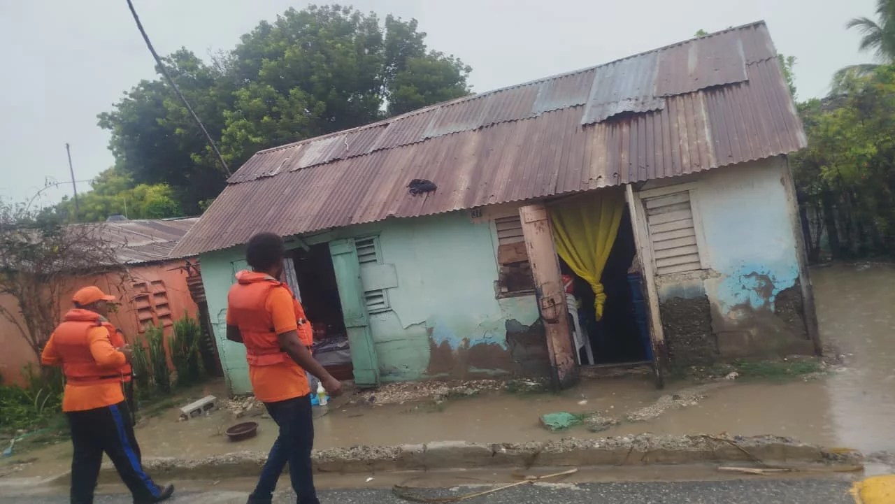 Fuertes lluvias provocan daños en infraestructuras viales