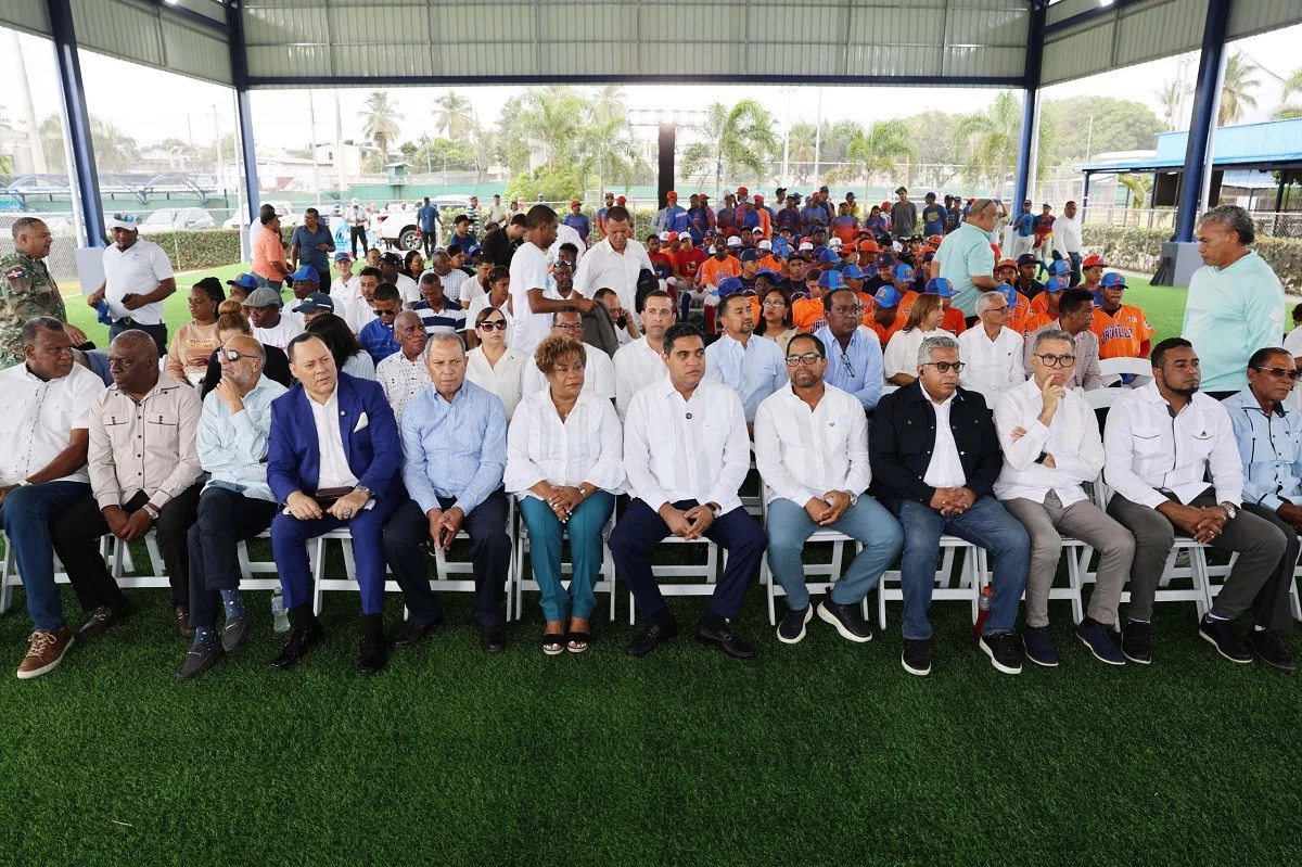 Ministro Kelvin Cruz Entrega Multiuso la Javilla en Villa Duarte, SDE