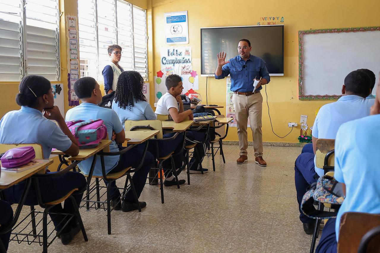 37 % de escuelas públicas bajo desempeño crítico