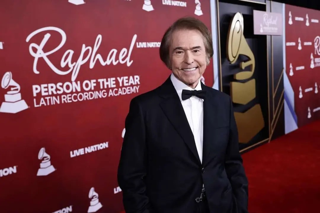 Raphael es obligado como la Persona del Año es los Latin Grammy