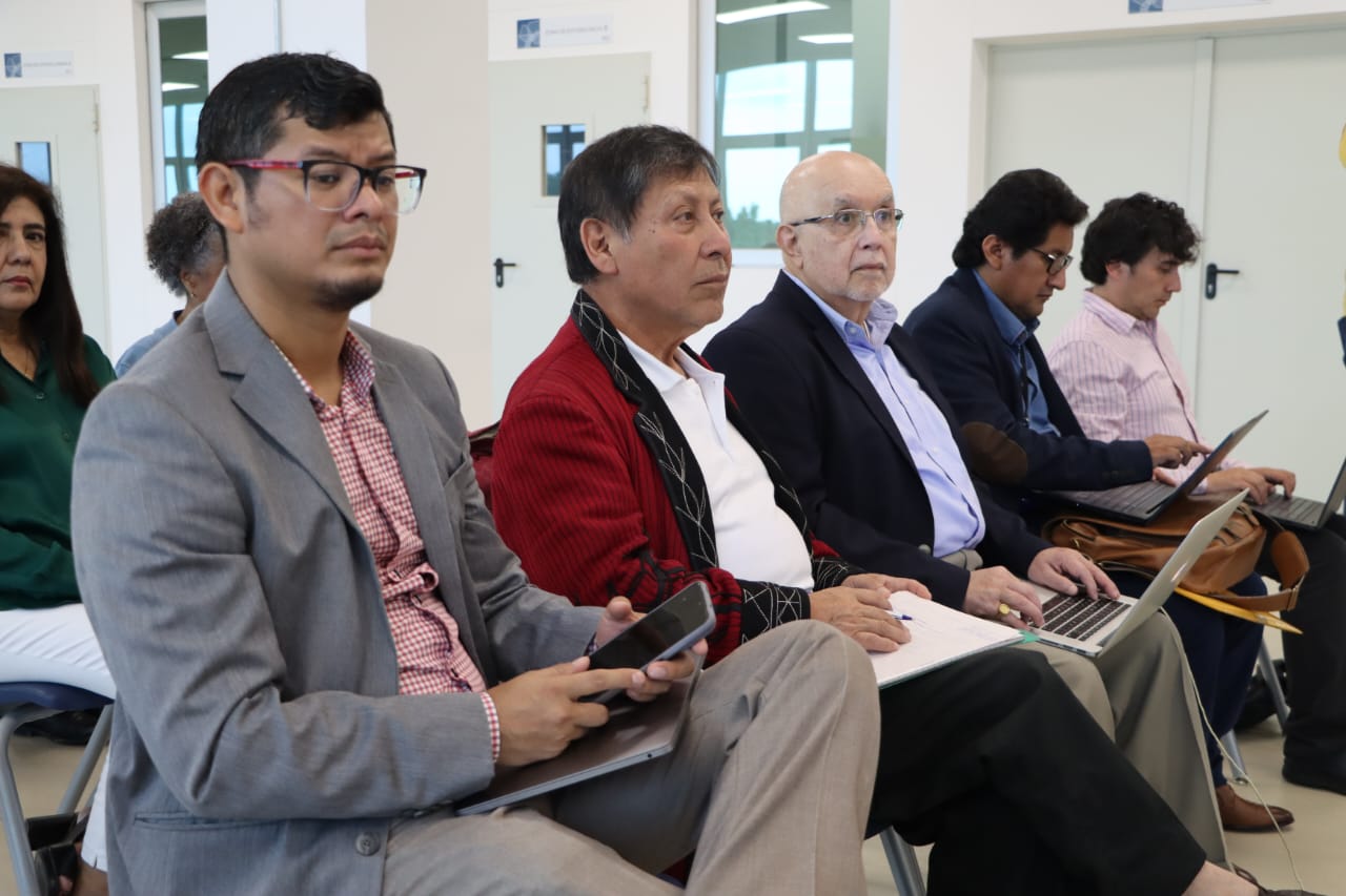 Analizan y diseñan incorporación de currículo Intercultural en la UAPI