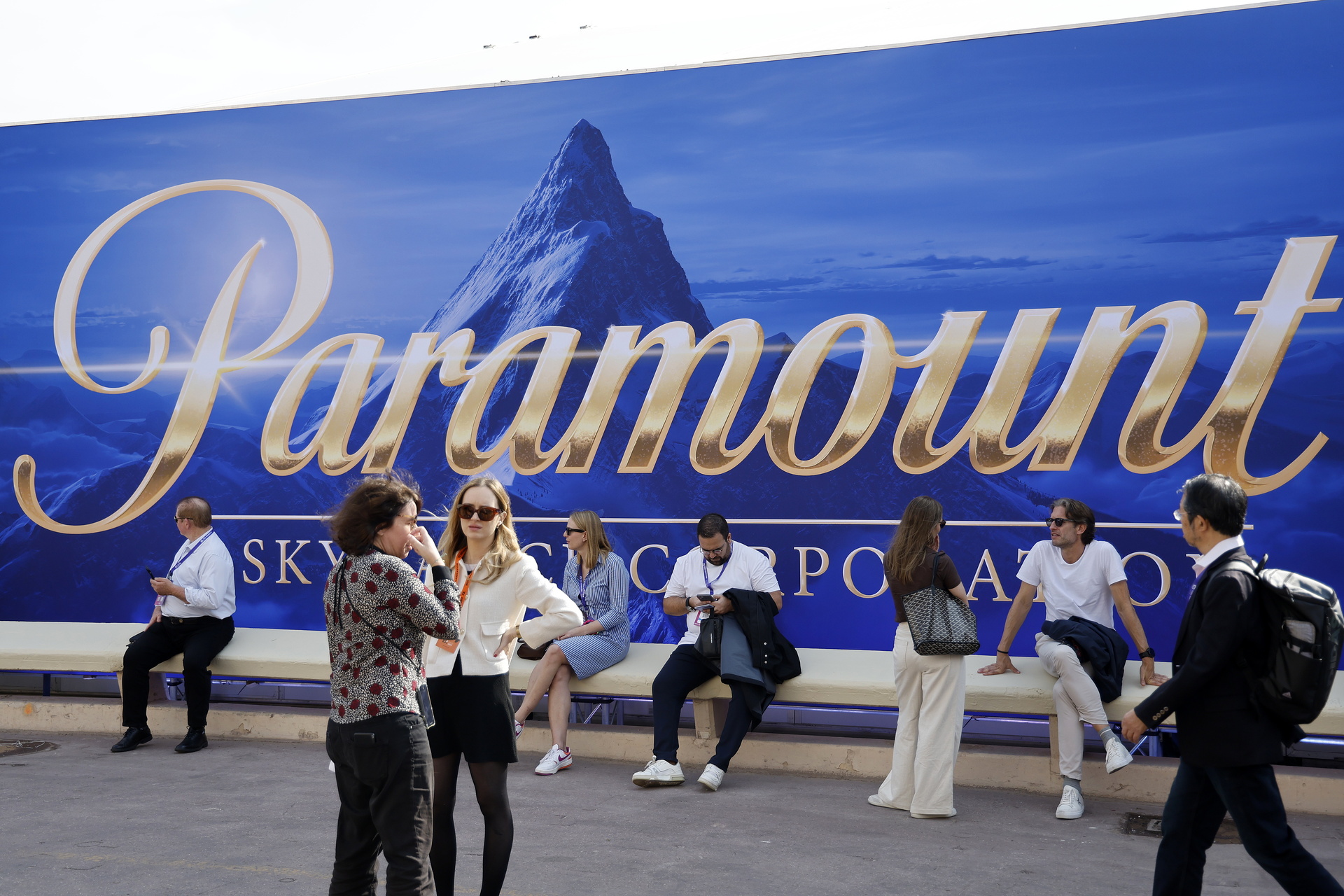 Paramount extiende al 20 de febrero el plazo de su OPA sobre Warner Bros Discovery