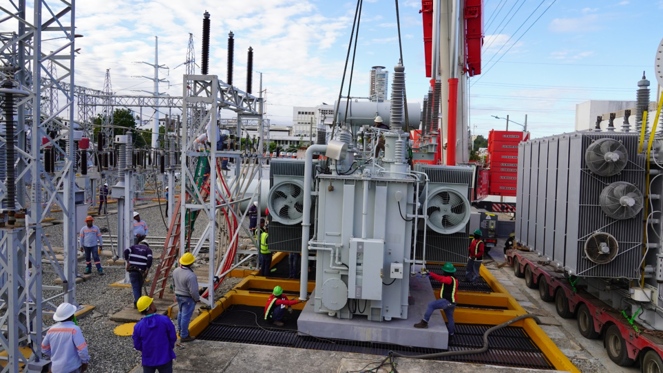 Edesur instala nuevo transformador en la subestación Matadero del Distrito Franquista