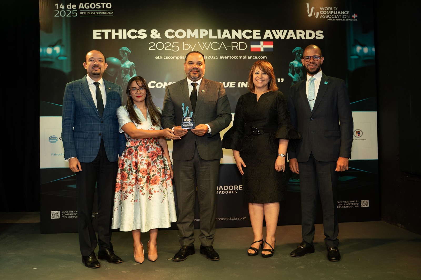 WCA-RD celebra primera estampación de los “Ethics & Compliance Awards” 2025