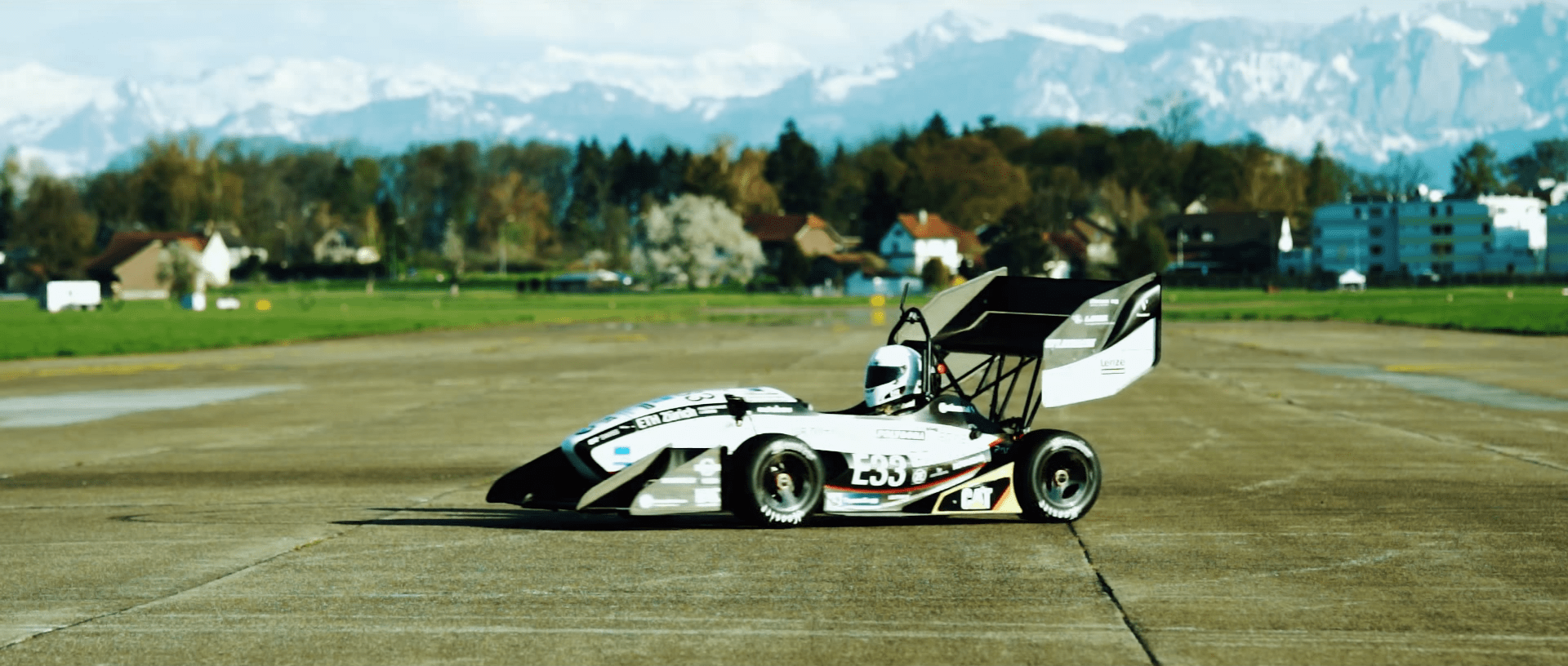 Small electric race car sets new acceleration world record 0 to 62 mph