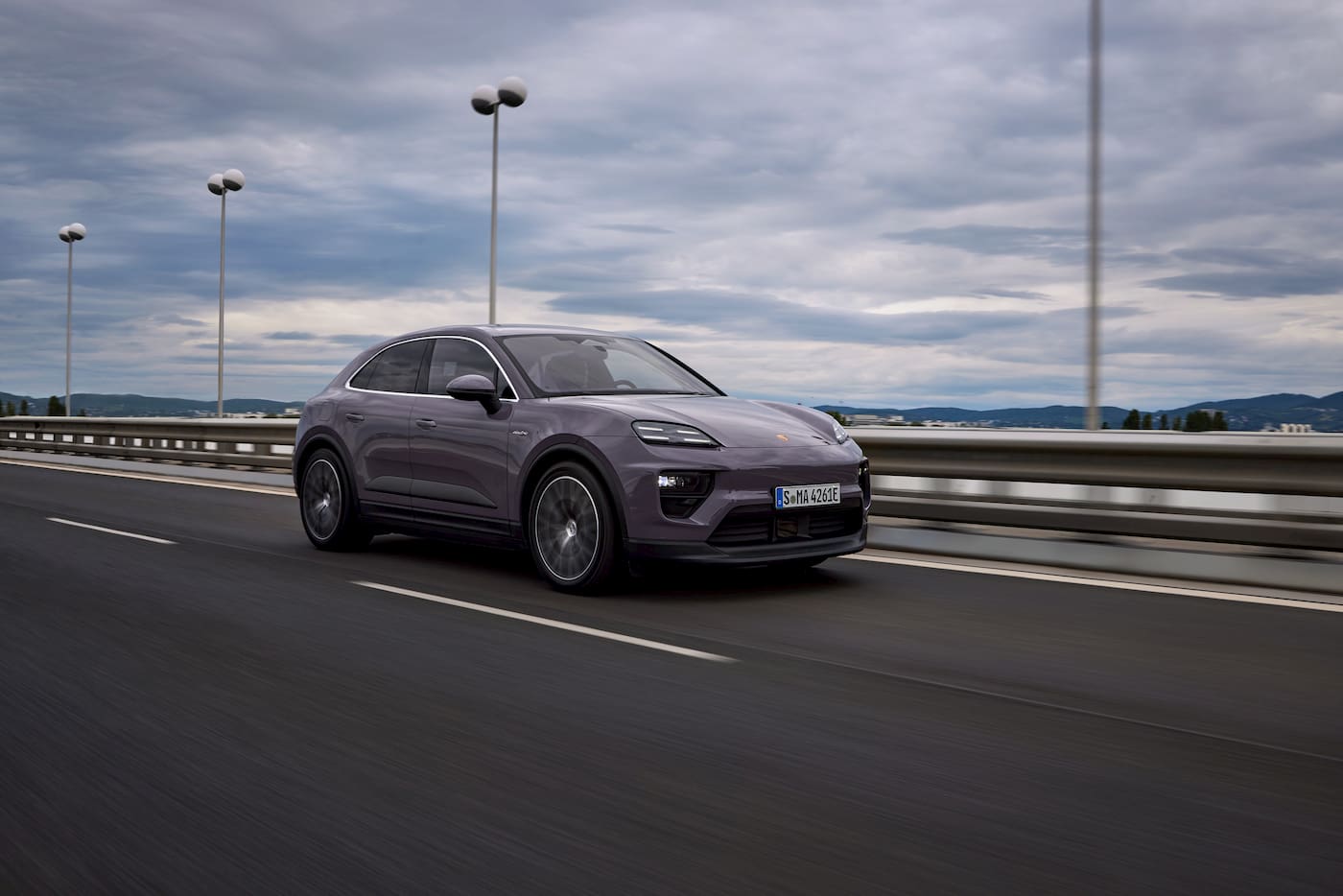 Porsche-Macan-EV-range