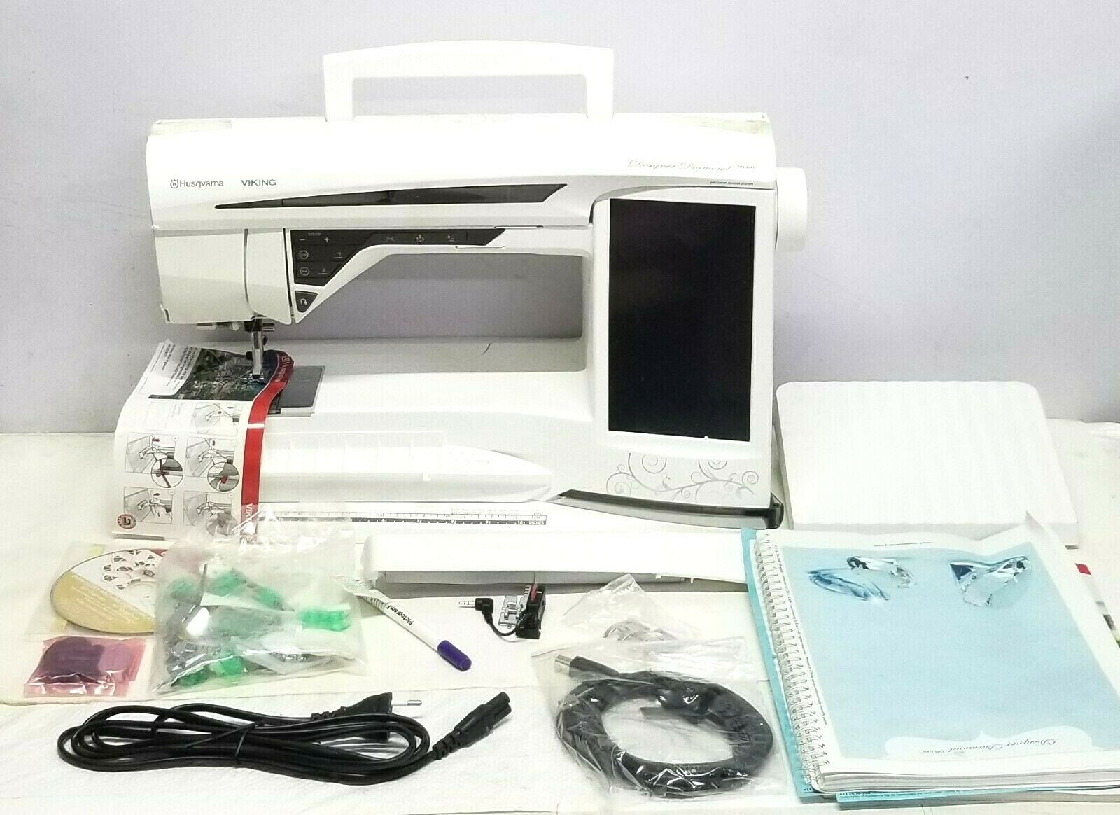 Husqvarna Viking DESIGNER DIAMOND DELUX Sewing And Embroidery Machine
