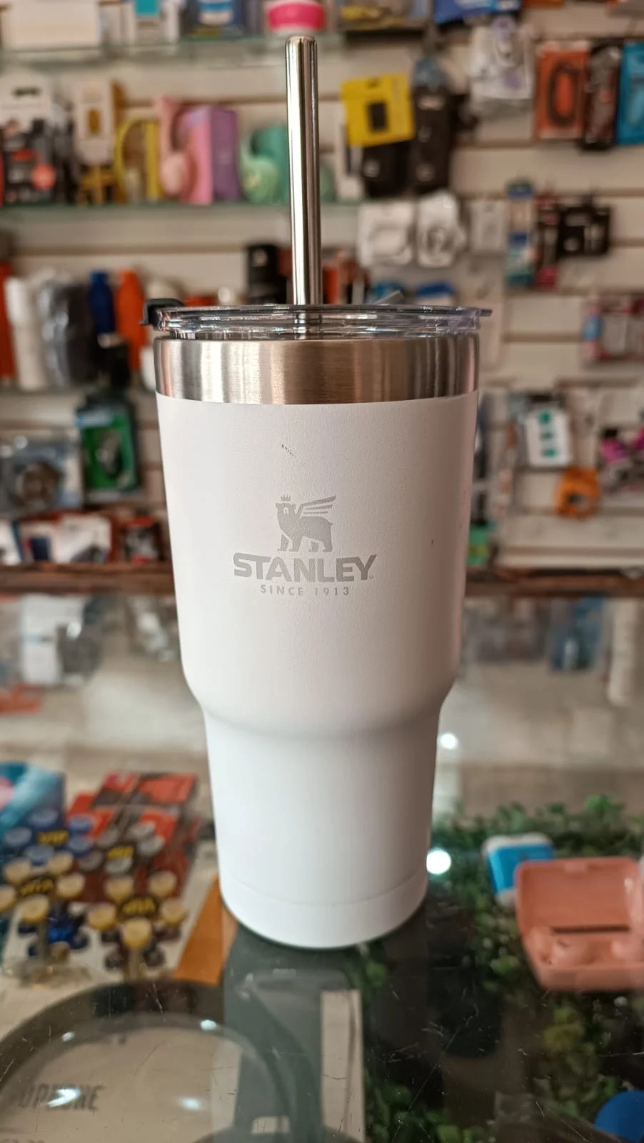 VASO TERMICO SIMIL STANLEY BLANCO CON BOMBILLA METAL Y PICO 560ML