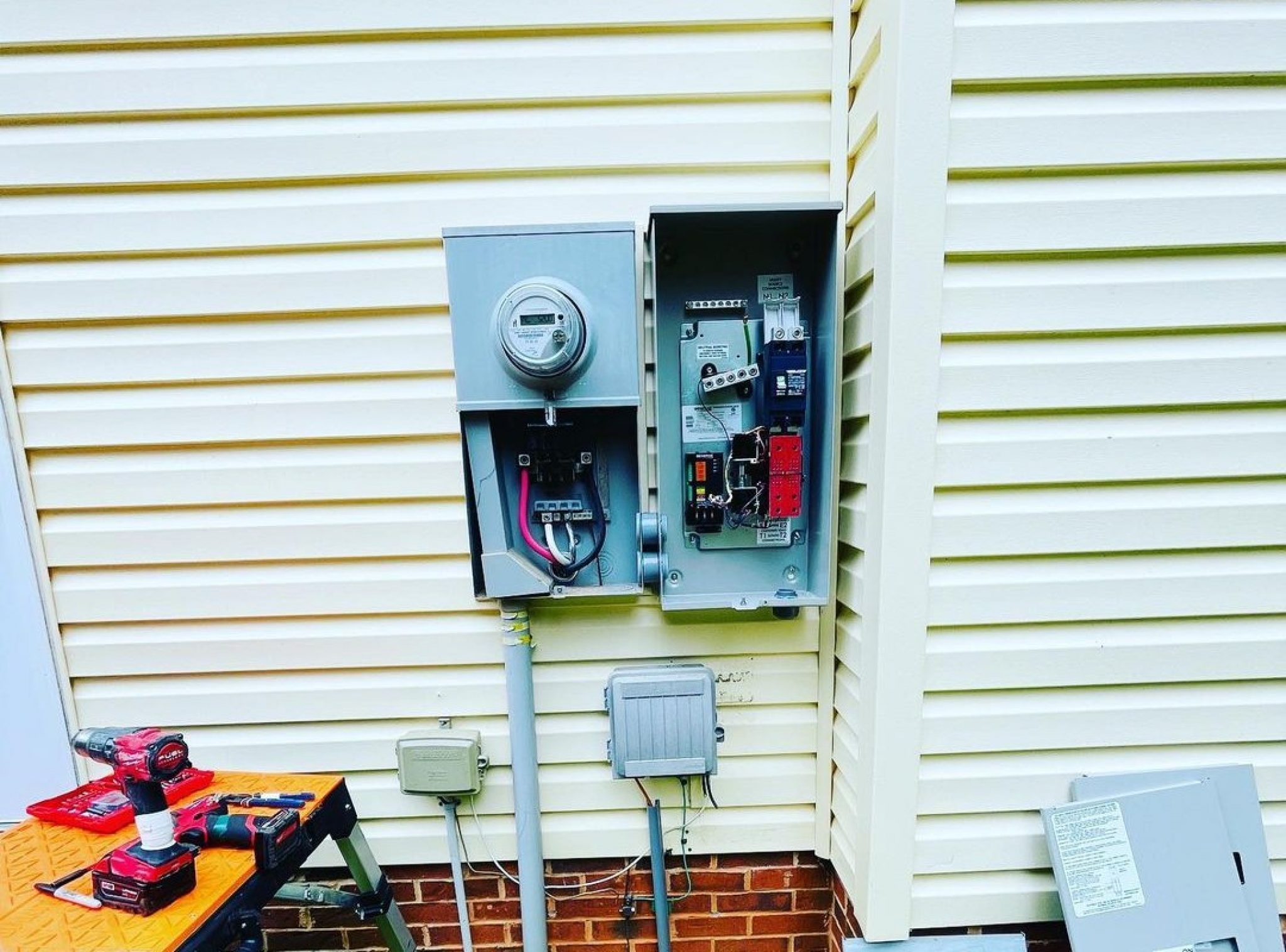How Does a Generator Transfer Switch Work? TECHNIQUES
