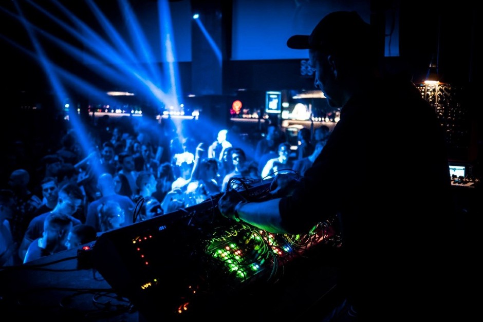 A short journey through the weird and wonderful world of modular music