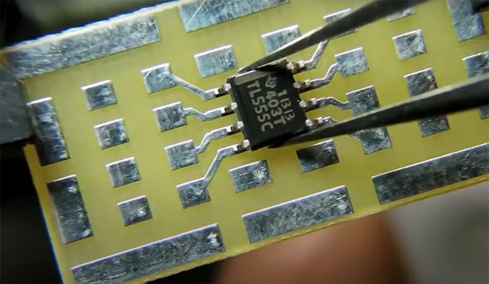 What Does SMD Stand For in Electronics? ElectronicsHacks