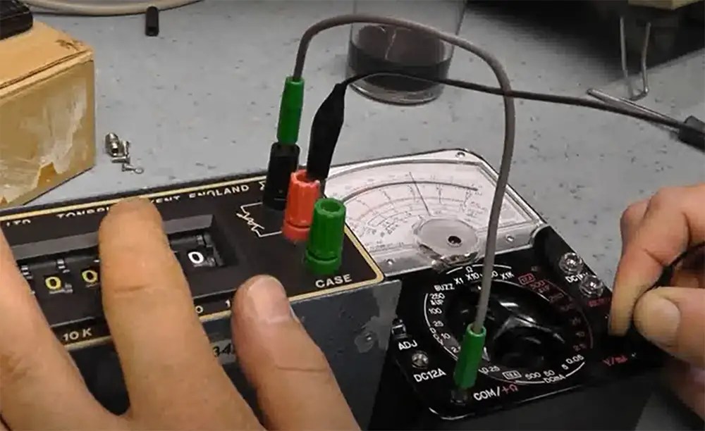 How to Use Analog Multimeter? ElectronicsHacks
