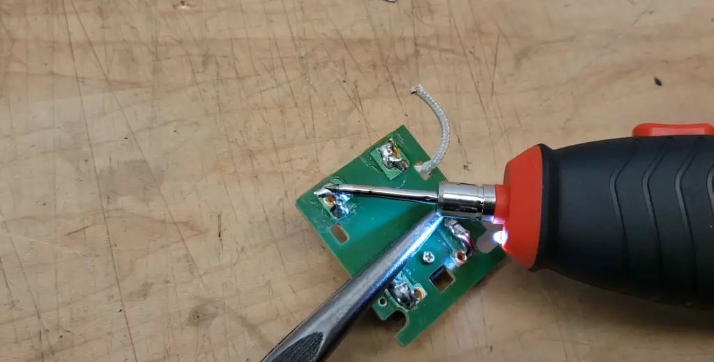 How to Use a Weller Soldering Gun? - ElectronicsHacks