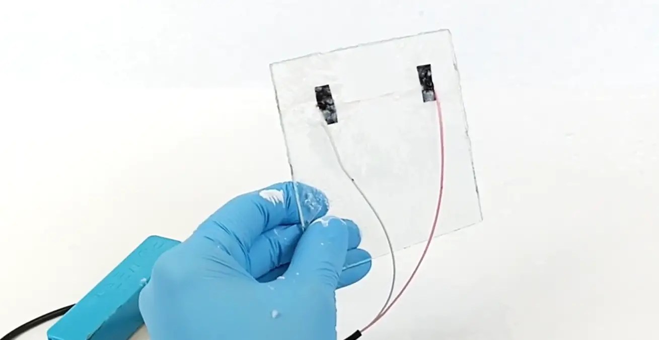 Does Epoxy Conduct Electricity? ElectronicsHacks