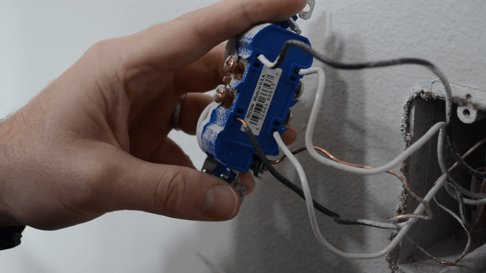 How to Remove Wire From Pushin Connector? ElectronicsHacks