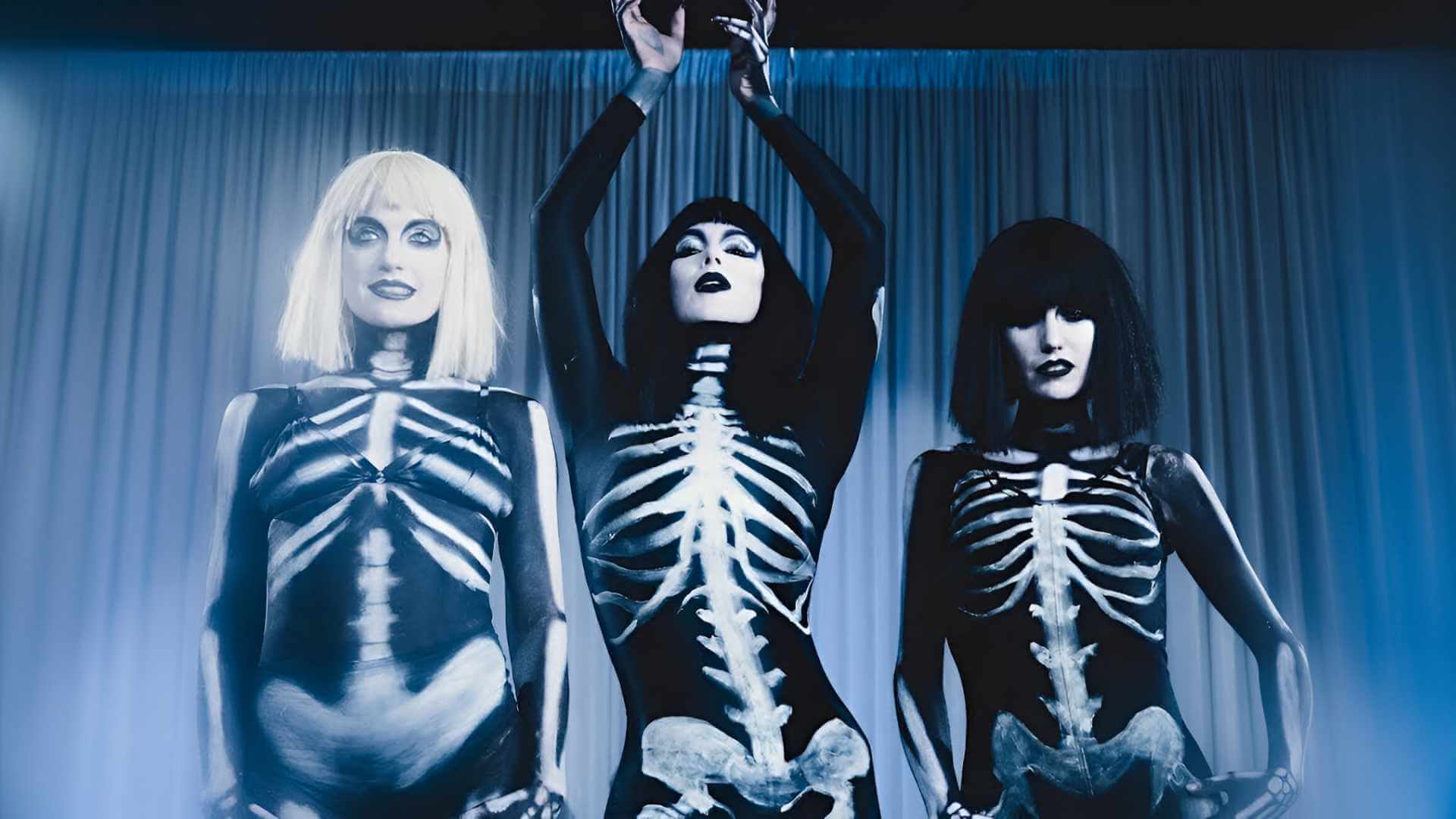 Kat Von D Vampire Love (Music video) • Electrozombies