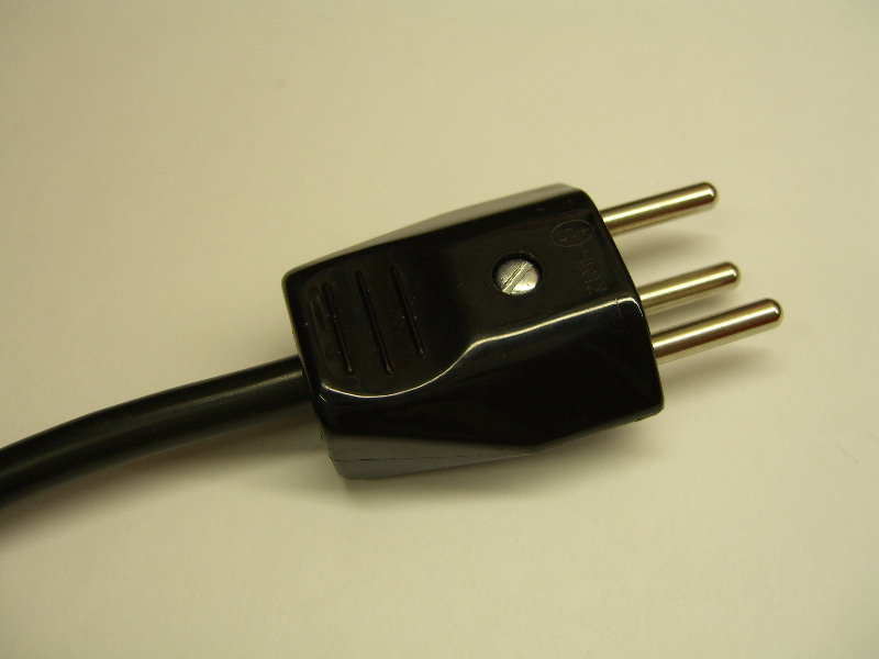 Elektrostecker anschliessen / reparieren