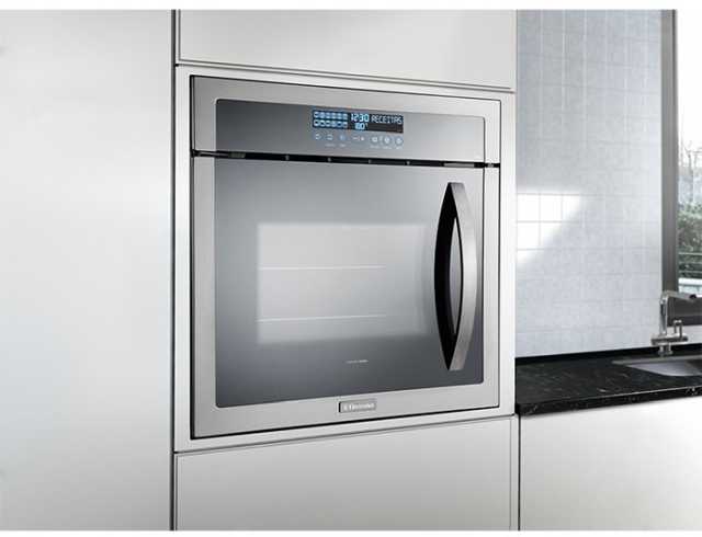 Manual de instruções do forno elétrico Electrolux 80L de embutir OE9ST