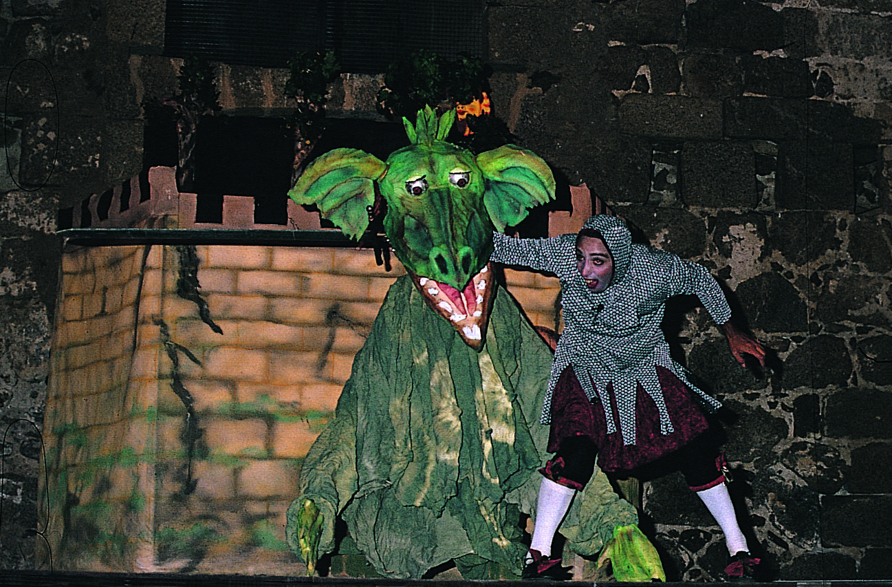 La cabeza del dragón Elfo Teatro