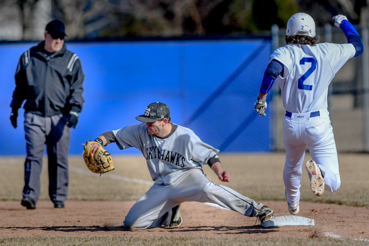 ECC men’s baseball team defeats Sauk Valley and drops a close seesaw