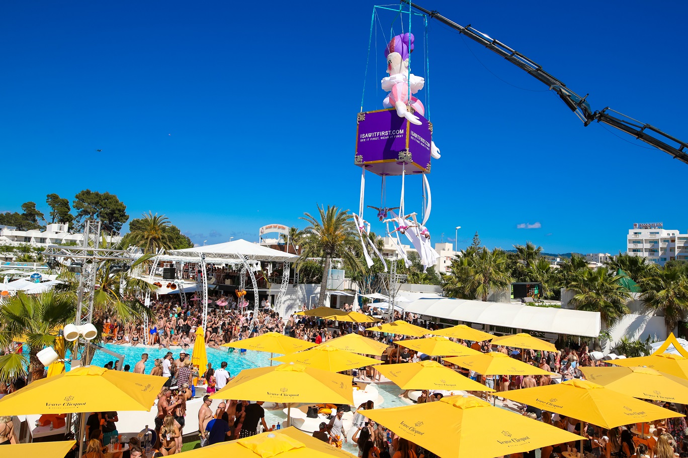 Ocean Beach, el club diurno que marca tendencia en El Grillo