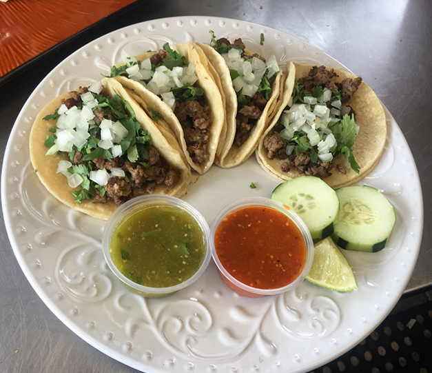 El Huarache Veloz Taco Stand