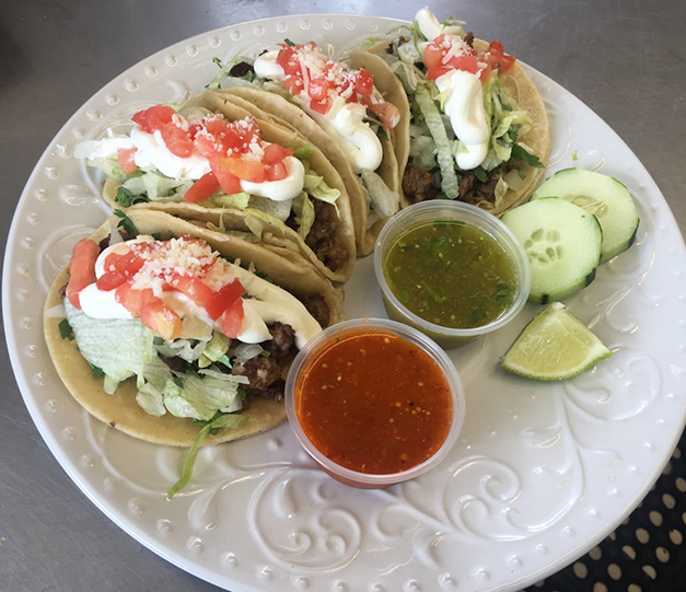 El Huarache Veloz Taco Stand