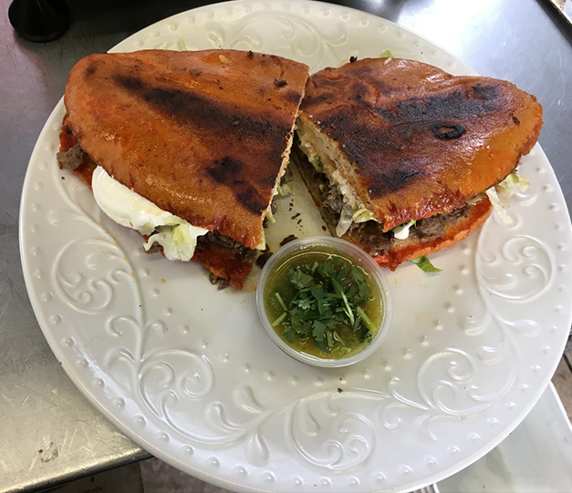 El Huarache Veloz Taco Stand