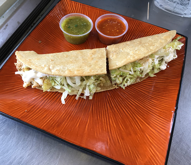 El Huarache Veloz Taco Stand