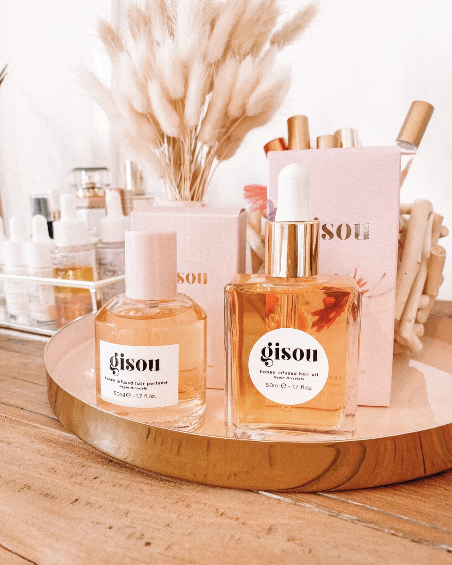 Gisou Honey Infused Hair Oil & Hair Perfume Review Eline Blaise