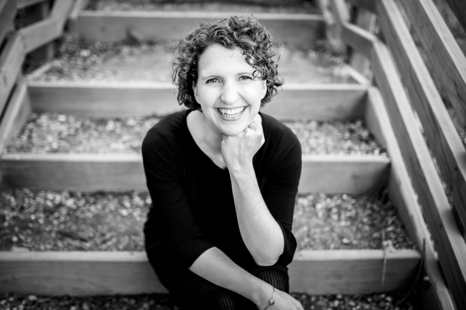 Contact Elinor Teele