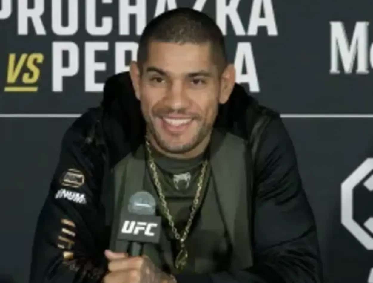 Alex Pereira noquea a Jiri Prochazka y se proclama nuevo campeón