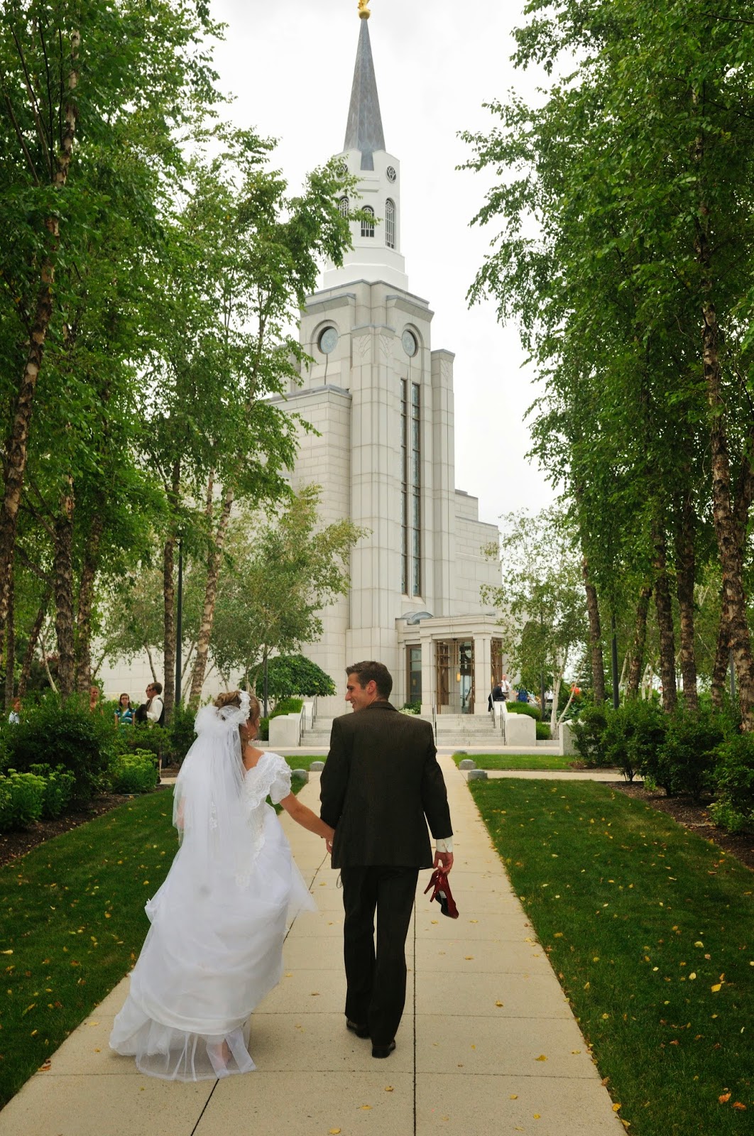 Why Would Anyone Want to be a Mormon? Elisabeth McKnight
